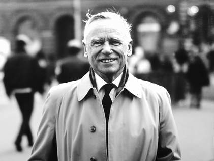 Carl G. Persson (1919 – 2014)